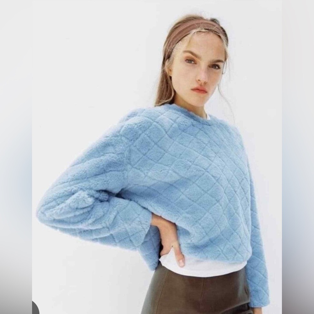 ZARA Blue Fuzzy Quilted Sweater • Cozy Cropped Fit • Size M